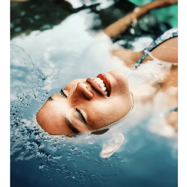 Benefits of Rosemary Oil Shampoo: Happy & Healthy Hair